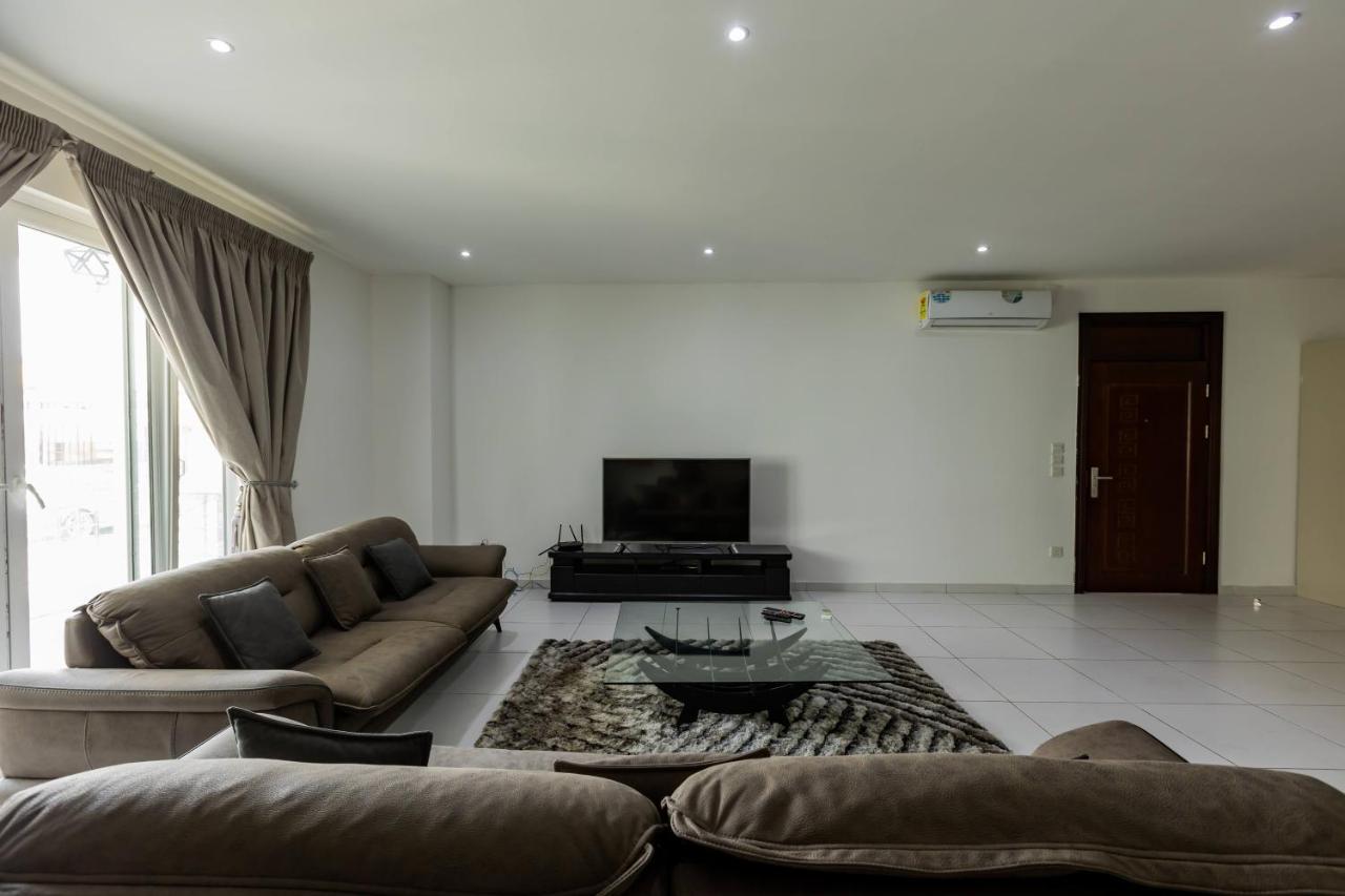 Accra Fine Suites - Henrietta'S Residences Exterior foto